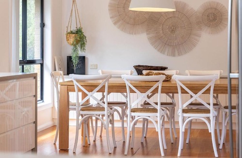 Boomerang Beach House | Ocean Breeze on Cooper