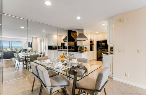 Santa Ana Heights Condo | Ocean-view condo, balcony, clubhouse, gym, pool, hot tub, snowbird haven