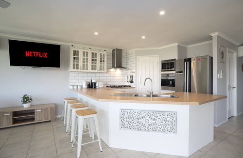 Mount Tamborine House | Ocean views, hot tub, sleeps 12, BBQ & Ping Pong table