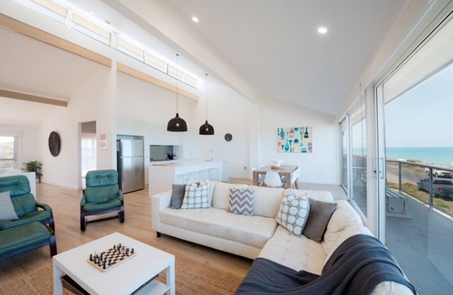Port Elliot House | Oceana Esplanade - beach front with panoramic ocean views
