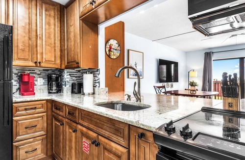 Banana River Estates Condo | Oceanview Condo Next to Cocoa Beach Pier w/Heated Pool, BBQ Grills & Rooftop Access ☀️