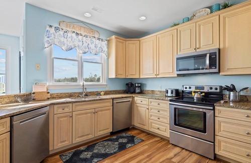 Emerald Isle House | Oceanview with elevator, private pool, golf cart, in Spinnakers Reach community