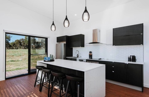 Erudgere Cottage | Olliedean Retreat Dual Cottages with Scenic Views