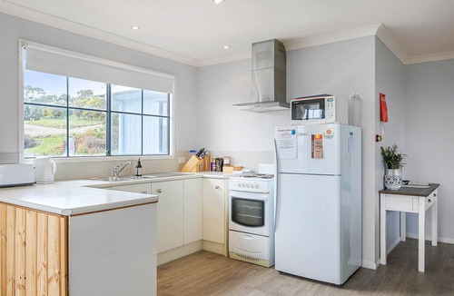 Alonnah House | Omaroo Cottage Bruny Island