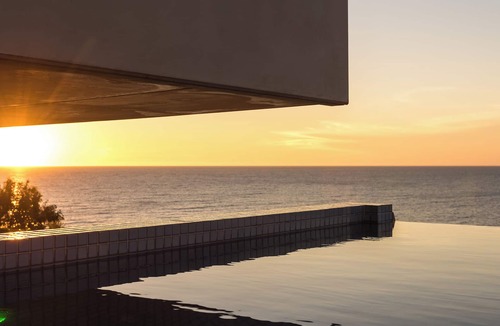 Marino Villa | One Eighty° Marino - Ocean Front, 25m Heated Infinity Pool with Coastal Views