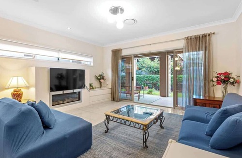 Taringa House | Open Plan! 3 Bedroom House ~ Taringa