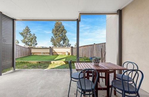 Sanctuary Lakes House | oriental botanical rosewood golf townhouse gym pool and buffet