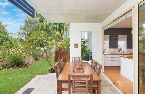 Casuarina Apartment | Osteria Weddings | Quick Walk to Venue | Short Stroll to Casuarina Beach