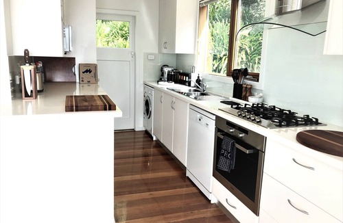 Boat Harbour Beach House | OUTSTANDING! WHITE HOUSE TASMANIA WINTER SPECIAL MIN STAY 2 NIGHTS TILL OCTOBER.