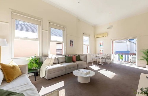 Glebe Apartment | Oversized Artdeco Apartment w 4m high ceilings