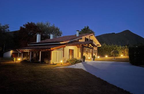 Gautegiz Arteaga House | Ozollo Bekoa - Casa con piscina en el corazón de Urdaibai.