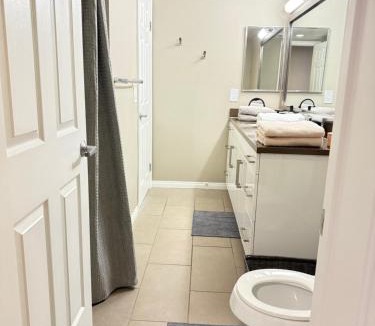 Ocean Park Apartment | Pacific Blue Townhome Walk to Ocean 2 Bed Apt WITH FREE PARKING