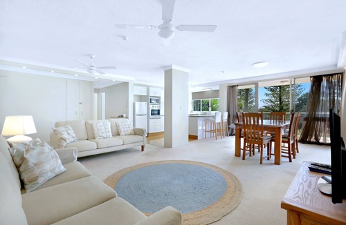 Burleigh Heads Hotel | Pacific Regis Apartments