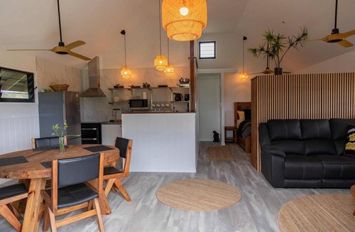 Brooms Head Cabin | Pandanus -Luxury accommodation for 2 overlooking national park and 1km to Ocean