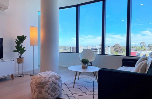 Glen Waverley Apartment | Panoramic Views! Spacious 2 Bed, 2 Bath Luxury Apartment w/Free Parking