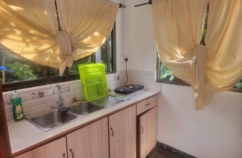 La Misere House | Papaya Guesthouse