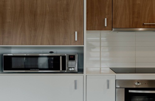 Turner Apartment | Peaceful 1-Bed Apartment Close to Lonsdale St