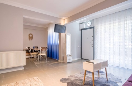 Yenikoy Mahallesi Apartment | Peaceful Coast in Sariyer, Istanbul
