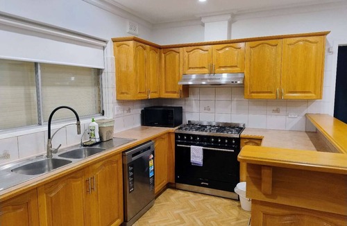 Hectorville House | Peaceful Family Hideaway in Hectorville