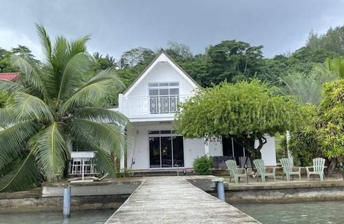 Teahupoo House | Peaceful house by the sea