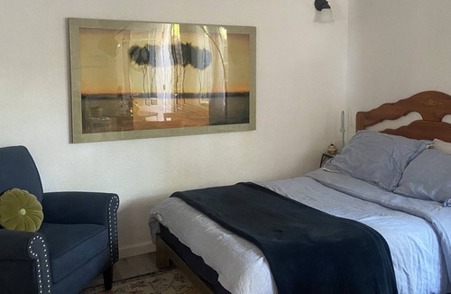 Eagle Rock Apartment | Peaceful & Tranquil Studio in Los Angeles