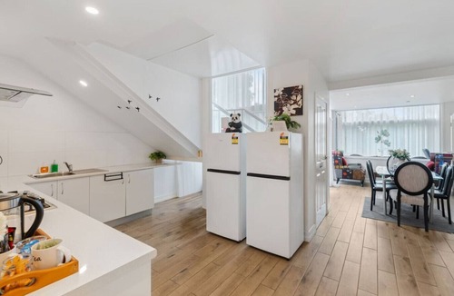 Daisy Hill House | Peaceful Woodland | 3BR Retreat with Garden Views
