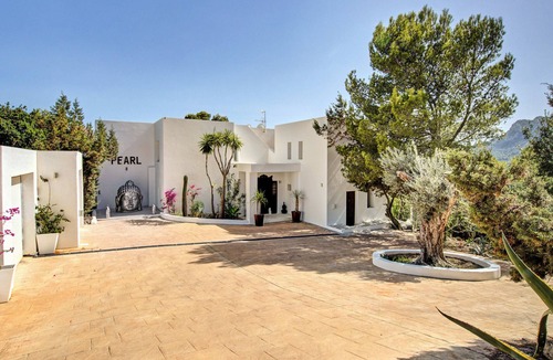 Ibiza Island Bed & Breakfast | PEARL TREMENDOUS HOUSE IN THE BEST AERA OF IBIZA ON THE FRONT LINE OF SEA