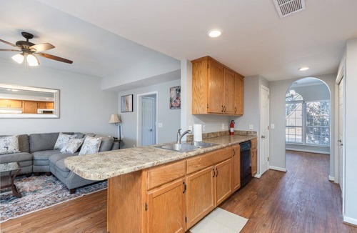 Pelham House | Pelham Palace near Oak Mountain Park