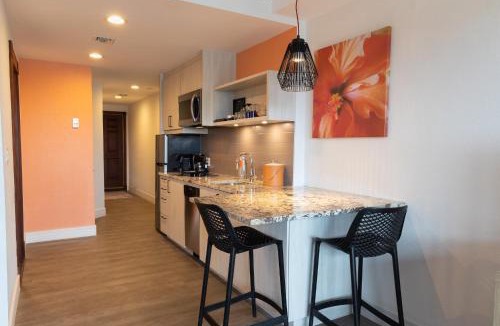 Bell Channel Bay Hotel | Pelican Bay Hotel