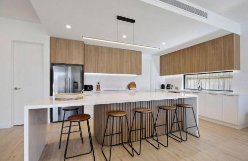 Safety Beach House | Peninsula Sea Breeze