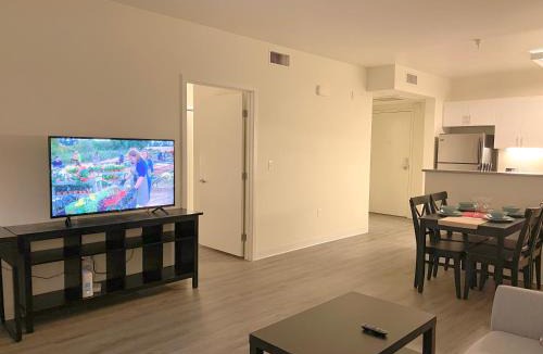 Arts District Apartment | Perfect Apt w Parking Gym Pool WIFI in Arts District DTLA near Little Tokyo B4