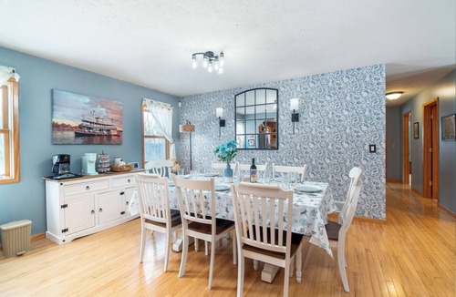 Chautauqua House | Perfect Fall getaway! Leaves, Wine Tasting, Fishing, Birding, Family Time!