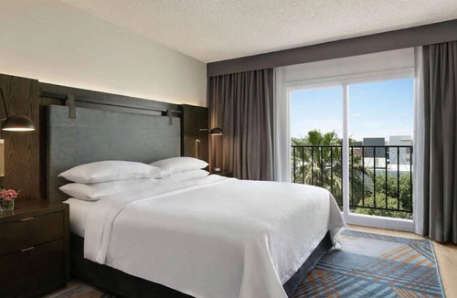 Downey House | Perfect Home For Vacation! Best for Couples!