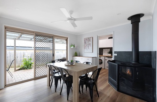 Clifton Springs House | Pet Friendly 3 bedroom house near the beach with large backyard