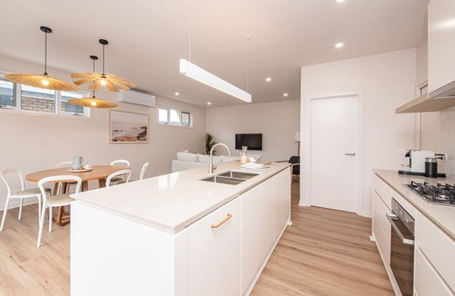 McCrae House | Pet Friendly - Barefoot Beach House McCrae