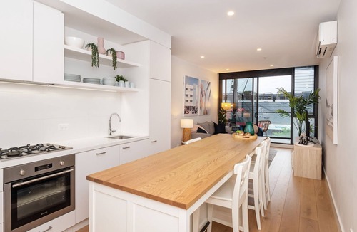 Hampton Apartment | Pet Friendly - Bayside living at The Hampton
