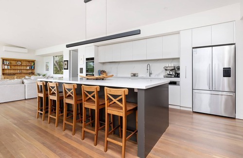 Shoreham House | Pet Friendly - Bella's Block Vineyard Retreat with Tennis Court, Shoreham