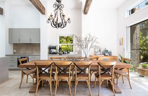 Red Hill House | Pet Friendly - Chateau Rouge - Provincial Home Red Hill