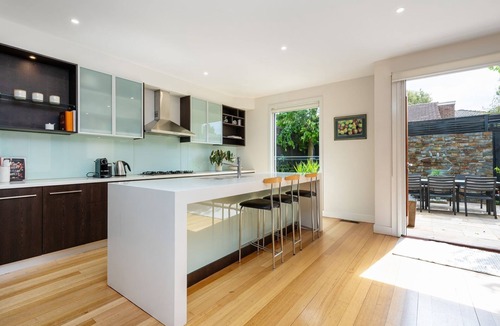 Glen Iris House | Pet Friendly - The Light House - Close to Harold Holt Swim Centre