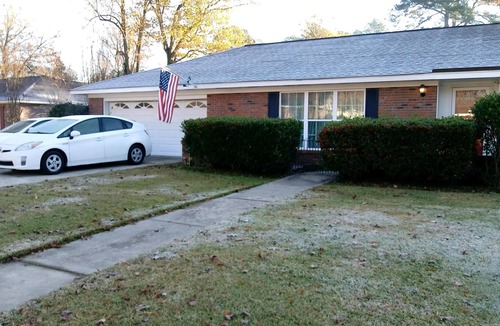 Columbus House | Pet Friendy 3/2 with screened in patio and privace fenced-in back yard!