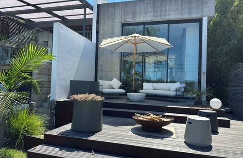 Phegans Bay House | Phegans Bay Waterfront Haven, perfect for two families and their furry friend.