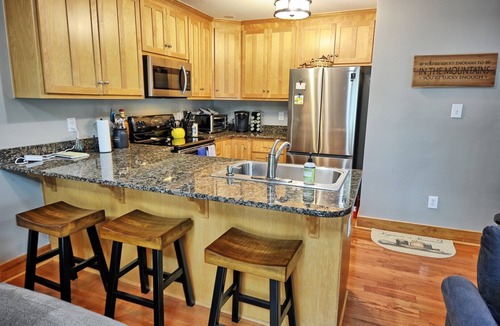 Ashe County Cabin | Phoenix Cabin-Open for Bookings! Hot Tub, Pets Considered, Fire Pit, AC, WIFI