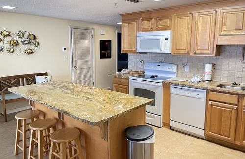 Orange Beach East Condo | Phoenix X 3 BR, Oct-Dec 150-160; Great Reviews. Indoor and outdoor pools,