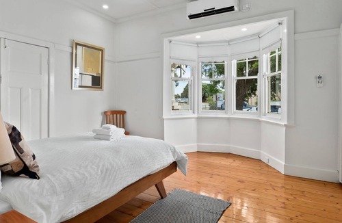 Yarrawonga House | Piper St Cottage in the heart of town