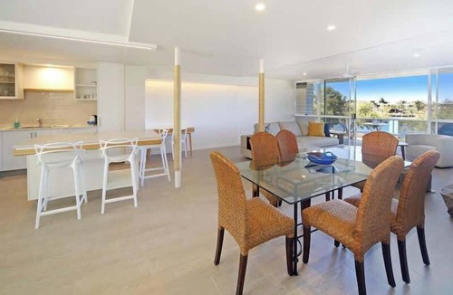 Mooloolaba Apartment | Portsea 5 - 2BR Riverfront Apt