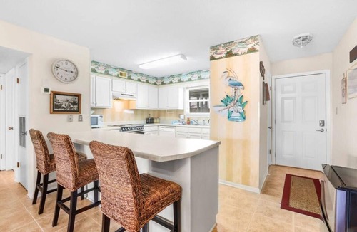 Orange Beach East Condo | Portside 204- Best of Beach & Bay
