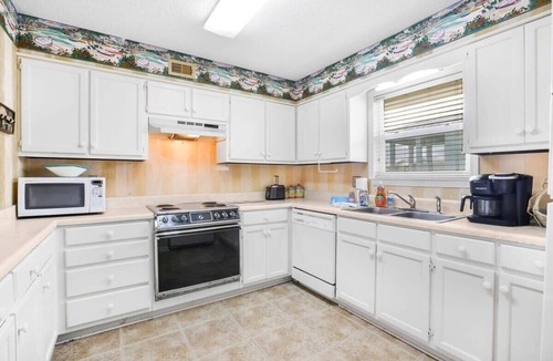 Orange Beach East Condo | Portside 204- Best of Beach & Bay