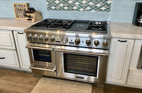 Huntington Beach House | PREMIUM LOCATION! Luxury Beach House. Walk to the Beach, Restaurants, & Shops.