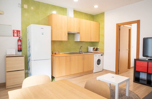 Hortaleza Apartment | Premium Loft in Madrid: IFEMA, Airport, and Metro (Madring F1)