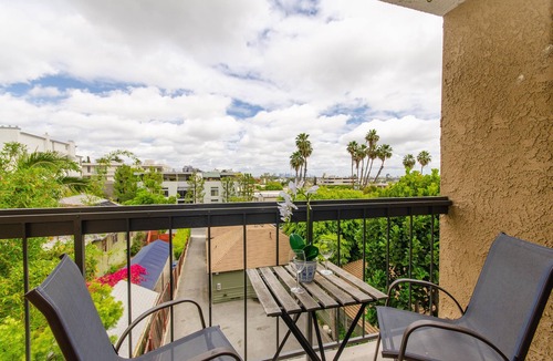 Norma Triangle Apartment | Prime Location 1 bedroom with Balcony & Pool